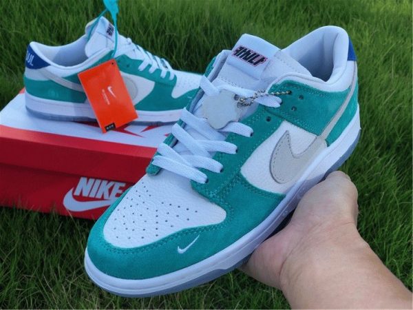 Kasina x Nike Dunk Low Neptune Green sneaker