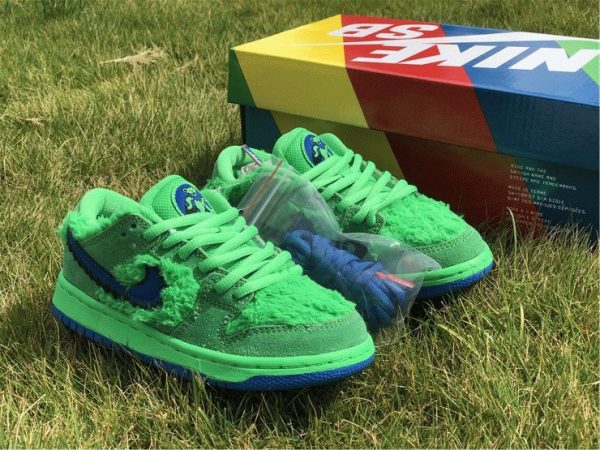 Kids Grateful Dead SB Dunk Low Green Bear sneaker