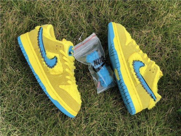 Kids Grateful Dead x Nike SB Dunk Low Yellow Bear as gift