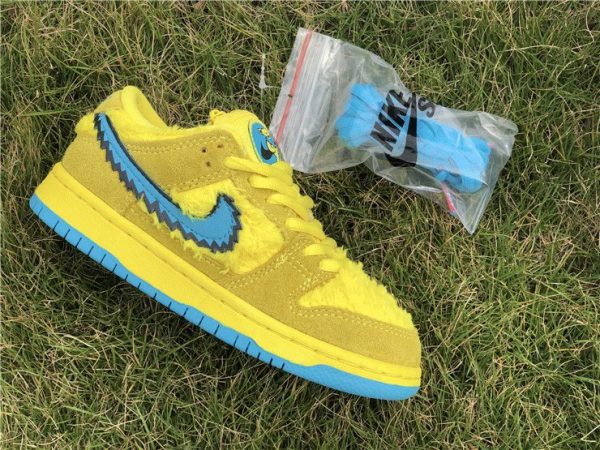 Kids Grateful Dead x Nike SB Dunk Low Yellow Bear for christmas