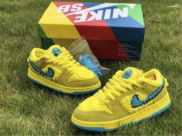 Kids Grateful Dead x Nike SB Dunk Low Yellow Bear sale