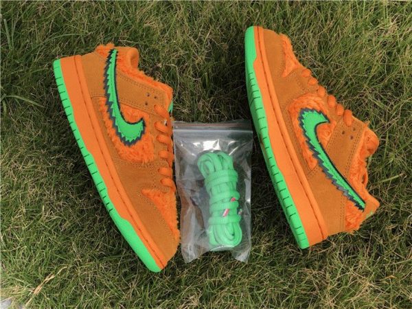 Kids SB Dunk Low Grateful Dead Bears Orange volt