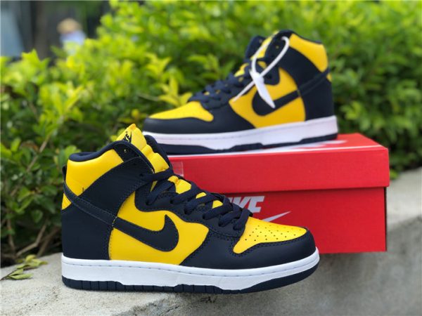 Nike Dunk High SP Michigan Black Varsity Maize shoes