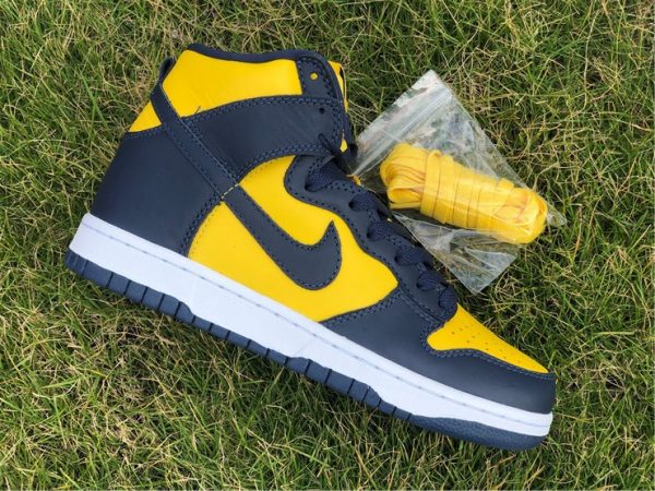 Nike Dunk High SP Michigan Black Varsity Maize yellow