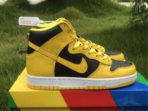 Nike Dunk High SP Varsity Maize