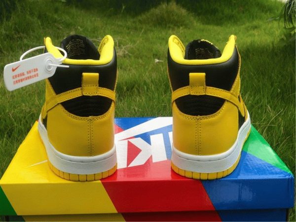 Nike Dunk High SP Varsity Maize heel look