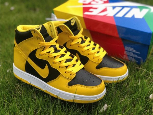 Nike Dunk High SP Varsity Maize upper