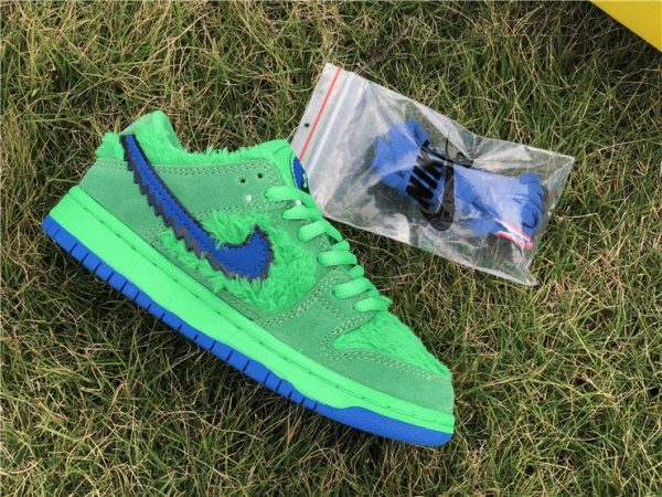 SB Dunk Low Grateful Dead Green Bear blue swoosh