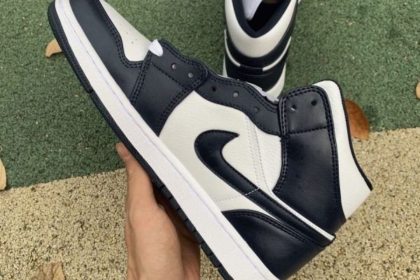 Air Jordan 1 Mid Obsidian sneaker