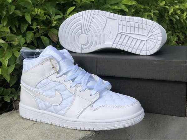 Air Jordan 1 Mid Quilted White bottom
