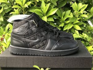 Air Jordan 1 Mid Triple Black Quilted