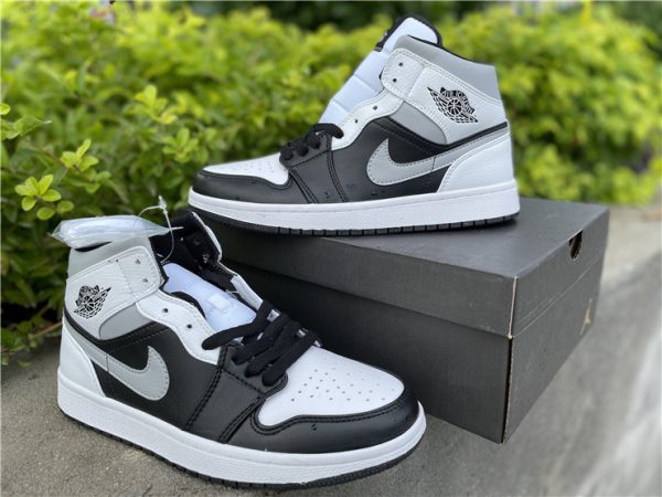 Air Jordan 1 Mid White Shadow sneaker