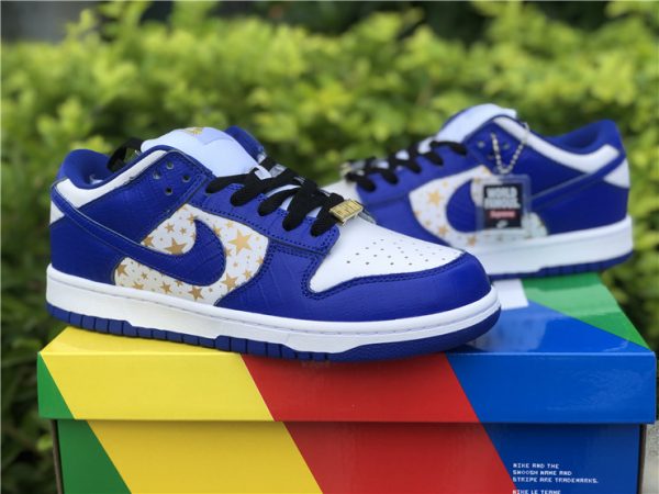 Blue Stars Supreme x Nike SB Dunk Low sneaker