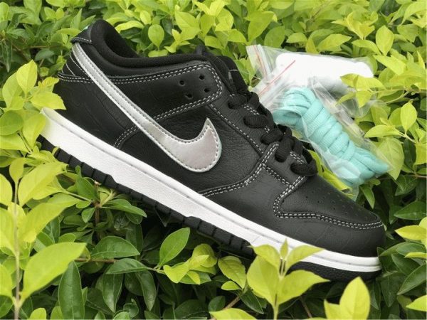 Diamond Supply Co Dunk SB Low Black Diamond silver swoosh