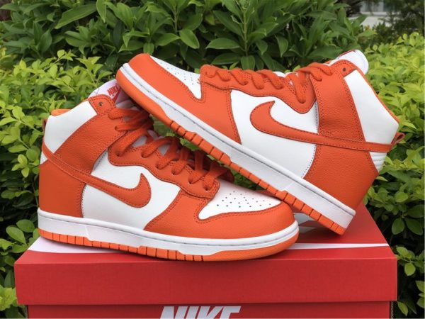 Dunk High Syracuse Team Orange in stock