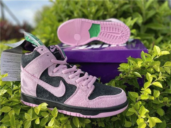 Invert Celtics Nike SB Dunk High pink rise