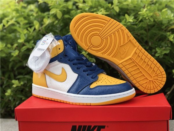 Michigan Wolverines Air Jordan 1 PE shoes