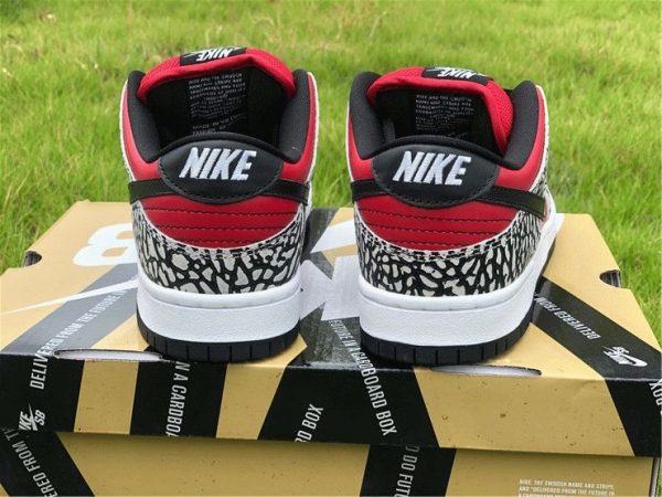 Nike Dunk SB Low Supreme Red Cement heel