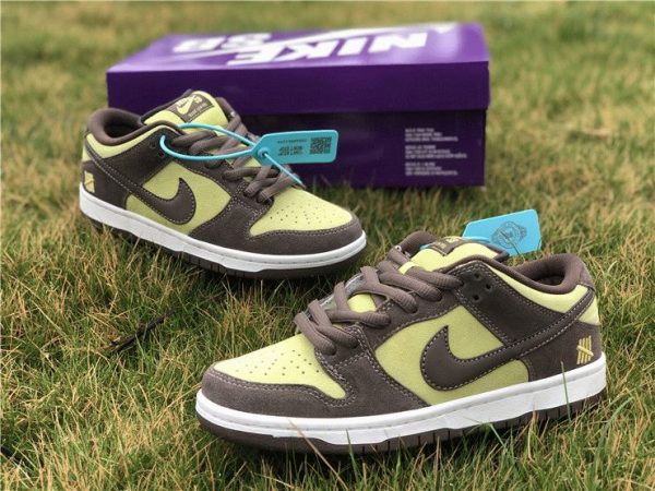 Nike SB Dunk Low Brownish Yellow sneaker