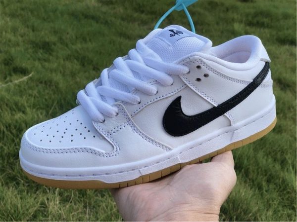 Nike SB Dunk Low Orange Label on hand