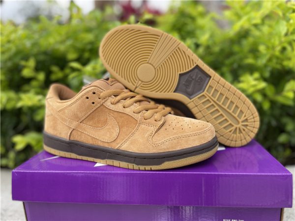 Nike SB Dunk Low Wheat Mocha bottom