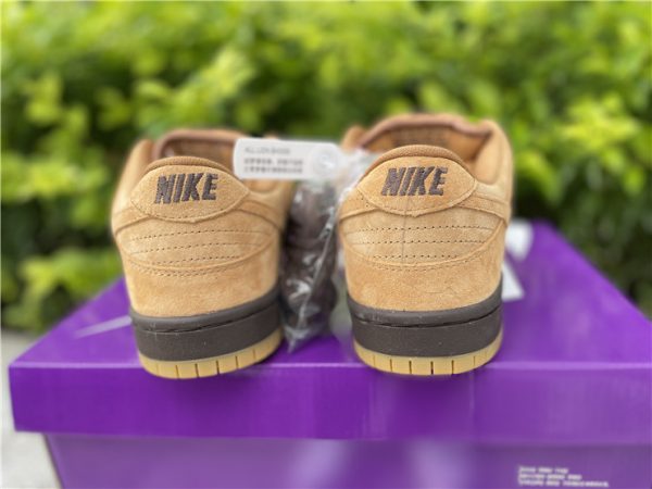 Nike SB Dunk Low Wheat Mocha heel