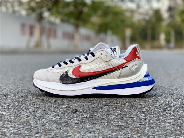 Sacai x Nike VaporWaffle Sail Royal Fuchsia 2020