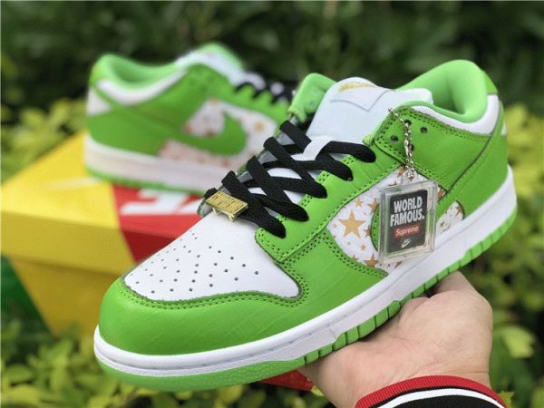 Supreme SB Dunk Low Green Stars close look