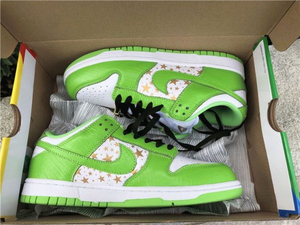 Supreme x Nike SB Dunk Low Mean Green Stars in box