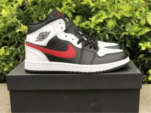 Air Jordan 1 Mid Chicago Bulls