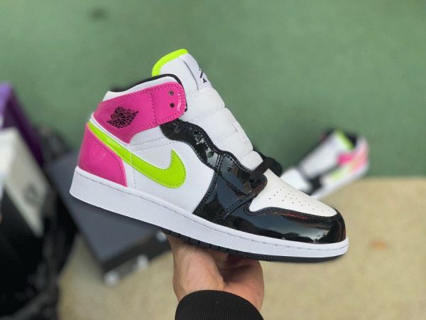 Air Jordan 1 Mid SE GS 'Cyber Active Fuchsia