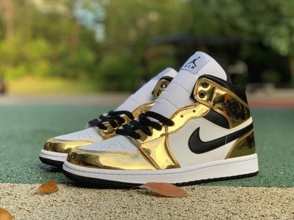 Air Jordan 1 Mid SE Metallic Gold