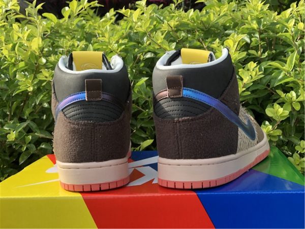 Concepts x Nike SB Dunk High TurDunken heel