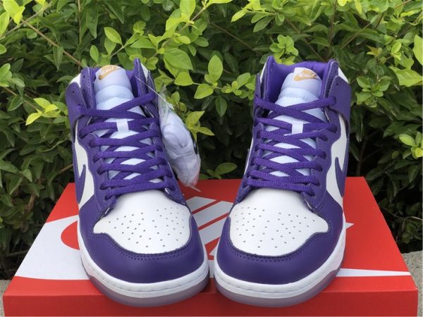 Nike Dunk High Varsity Purple tongue