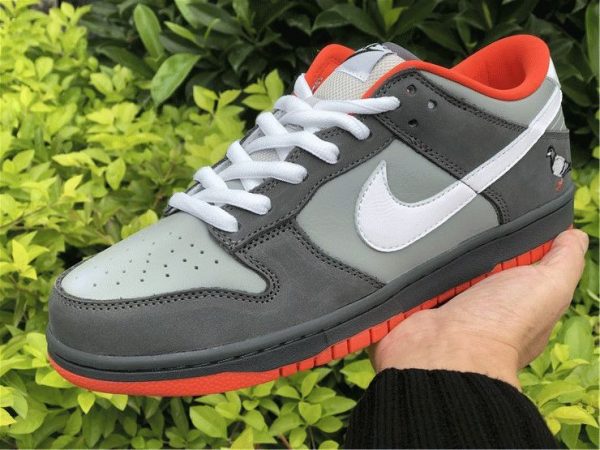 Nike Dunk SB Low Staple NYC Pigeon on hand