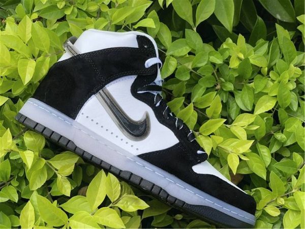 Slam Jam x Nike Dunk High In Black White close look