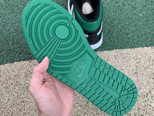 Air Jordan 1 Mid Green Toe bottom