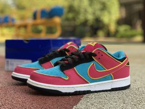 Nike Dunk SB Low Ms Pacman