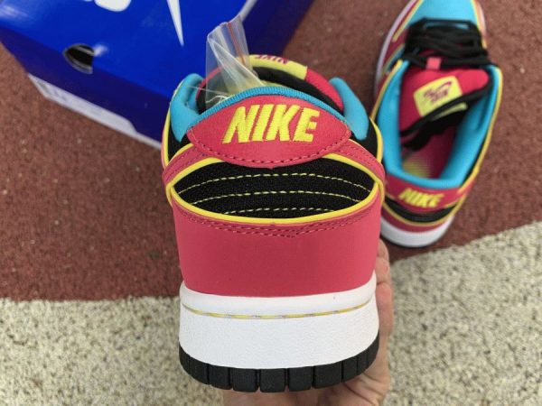 Nike Dunk SB Low Ms Pacman Heel
