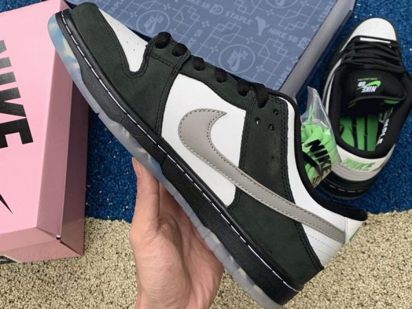 Nike SB Dunk Low Staple Panda Pigeon grey swoosh