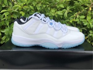 Air Jordan 11 Low Legend Blue