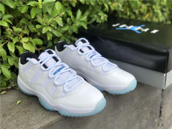 Air Jordan 11 Low Legend Blue vamp