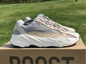 Cream adidas Yeezy Boost 700 V2 GY7924