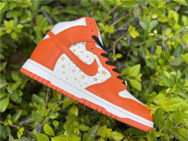 Nike SB Dunk High Supreme Orange Star sneaker