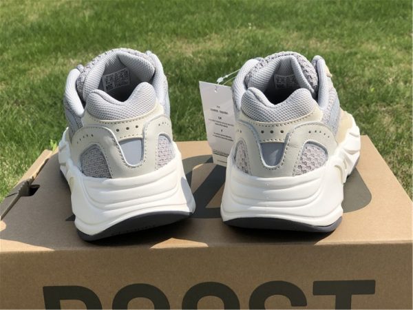 adidas Yeezy Boost 700 V2 Cream heel