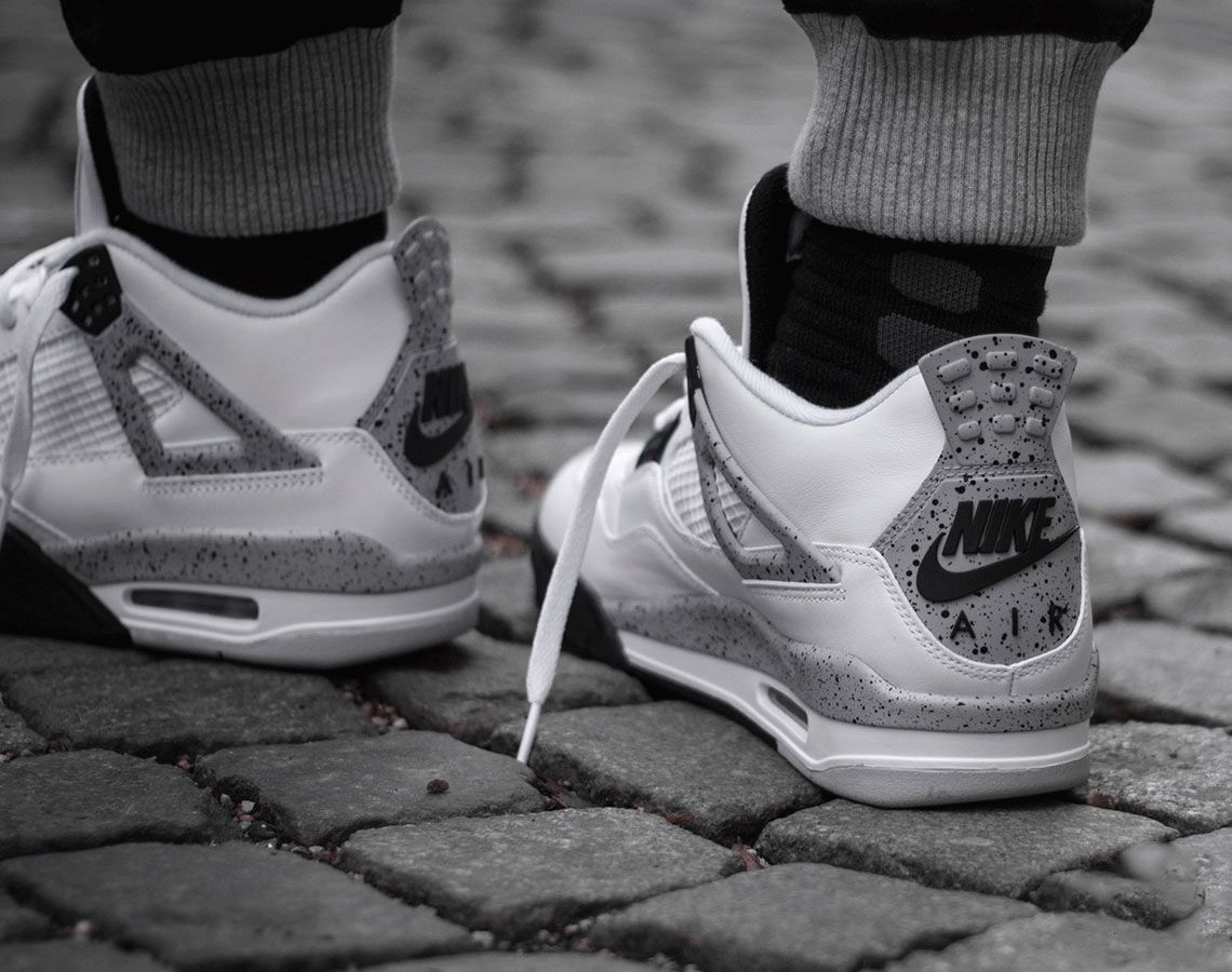 2021 new Air Jordan 4 White Oreo on foot look