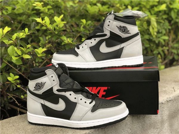 Air Jordan 1 High OG Shadow 2.0 smoke grey