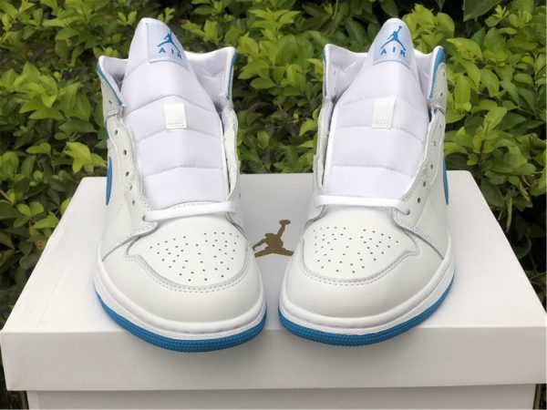 Air Jordan 1 Mid UNC White Blue tongue