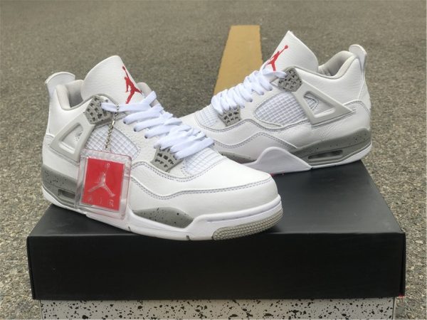 Air Jordan 4 White Oreo Tech Grey sneaker