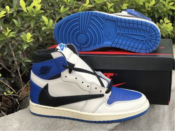 Travis Scott x Fragment x Air Jordan 1 Royal bottom